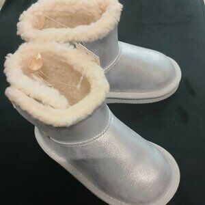 Toddler boots size 9